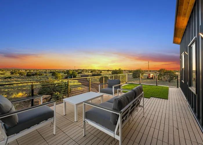 Luxe Desert Retreat - Near Grand Canyon South Rim Villa *
