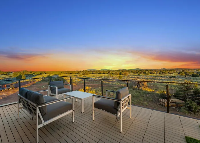 Luxe Desert Retreat - Near Grand Canyon South Rim